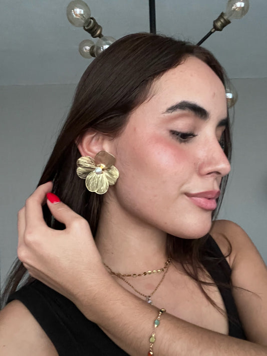 Maga Pearl Earrings
