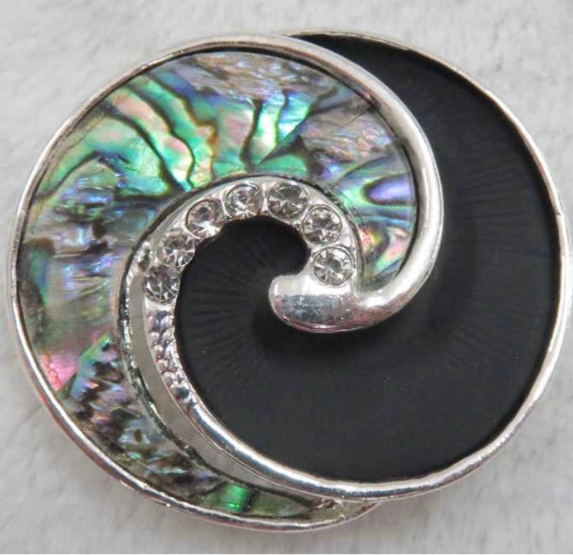 Tefiti Brooch