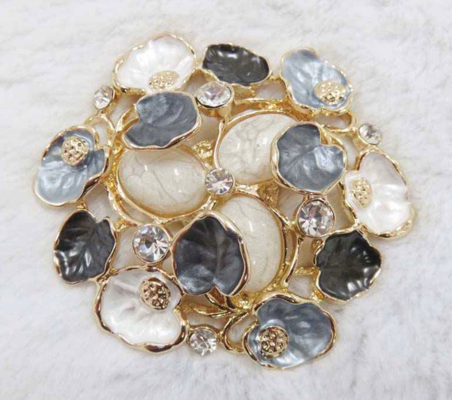 Hortensias Brooch