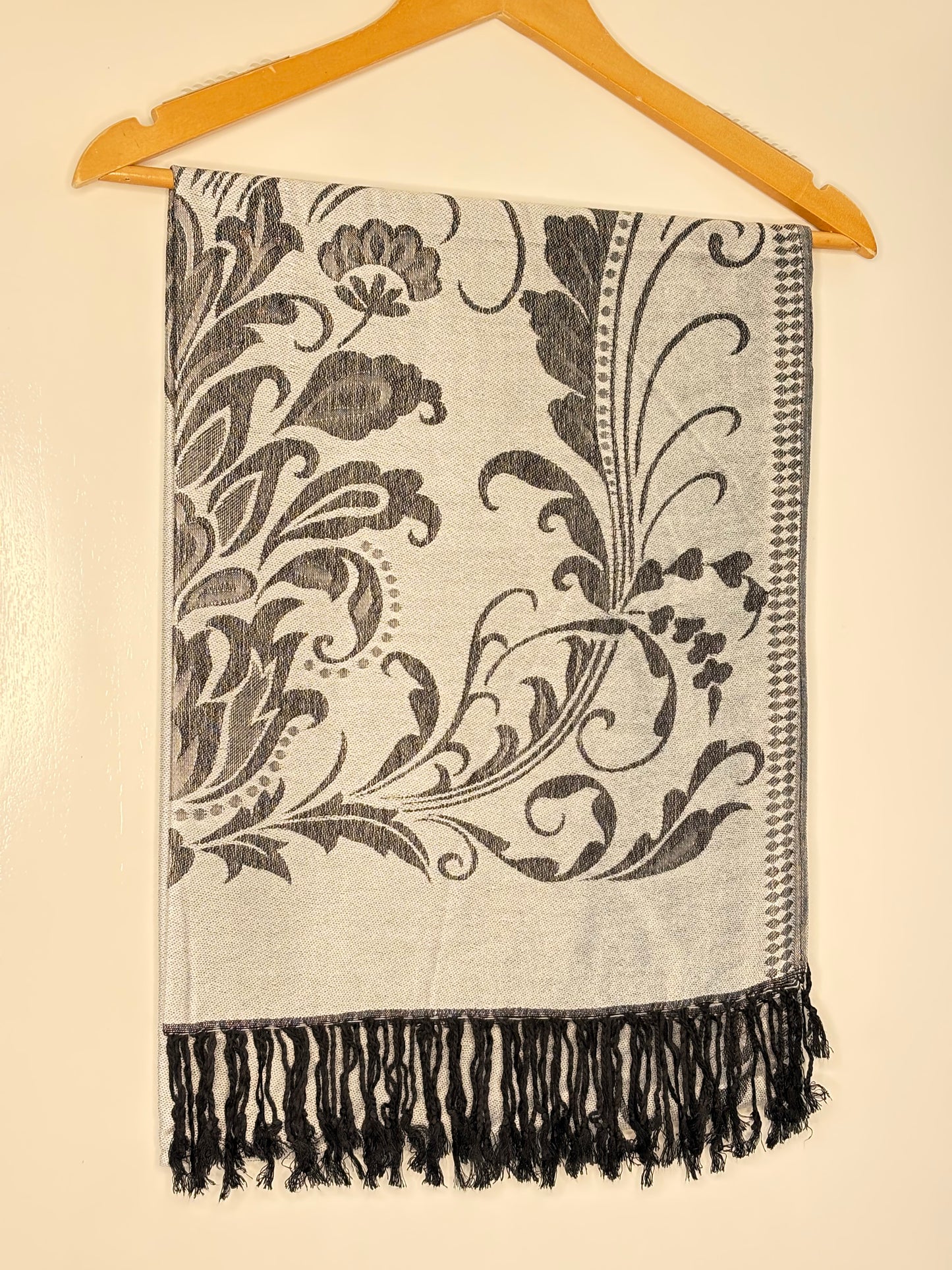 Delicate Border Pash