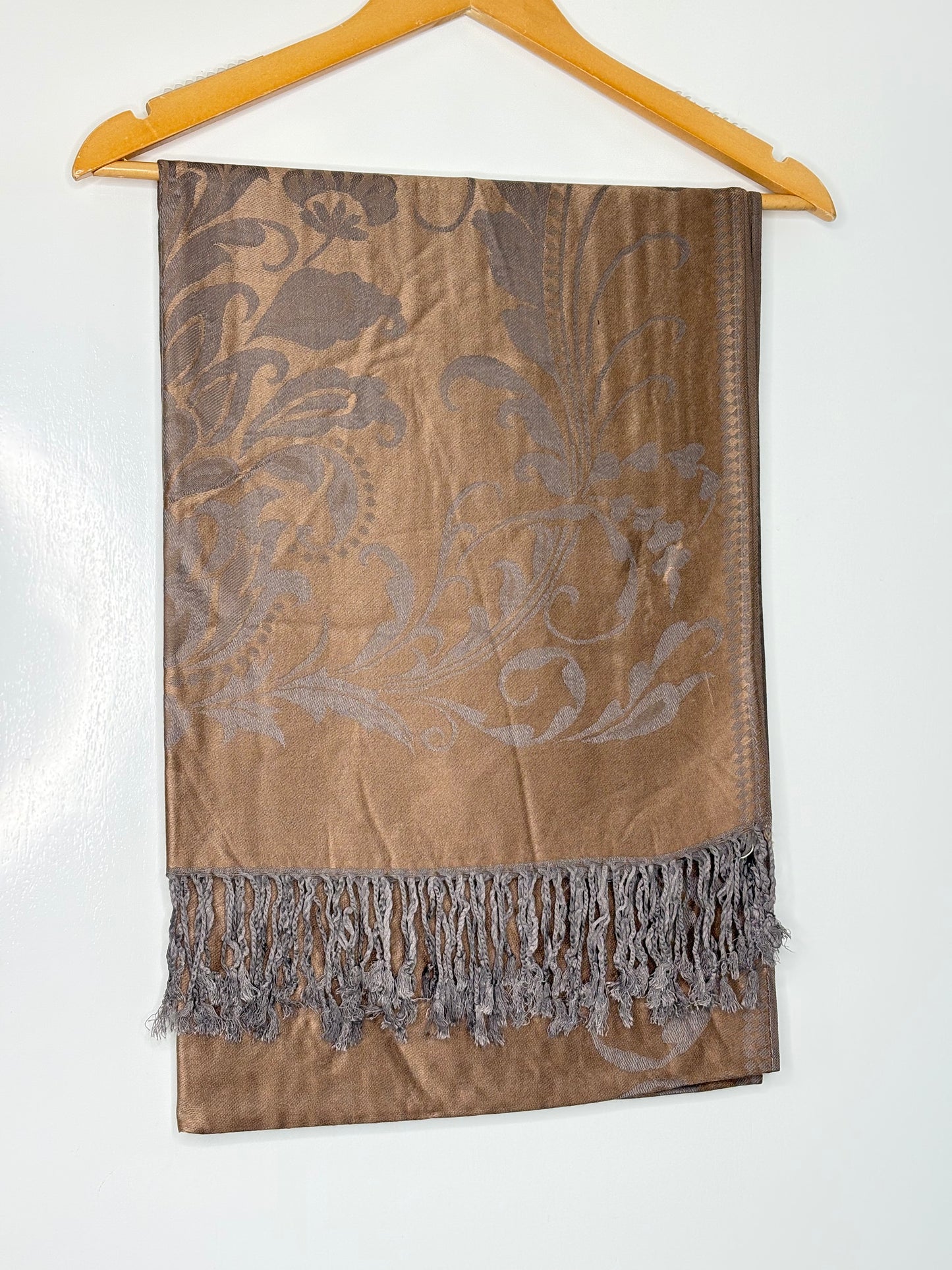 Delicate Border Pash